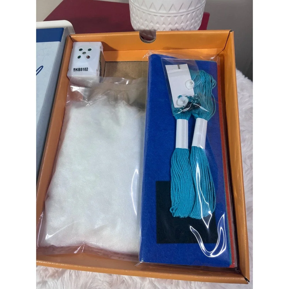 Stitch + Sound Sew a Singing Bluebird Felt Craft Kit with Sound Box New
